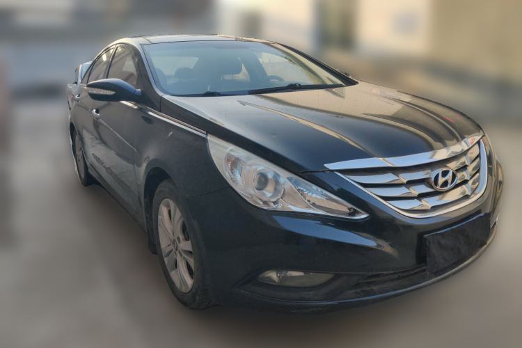 Used Hyundai Sonata 2011 2.0L Automatic Luxury Edition Front Right 45 Deg