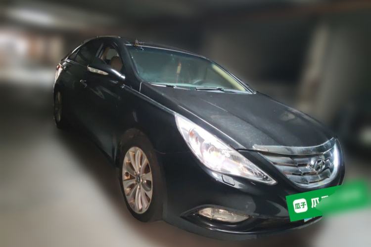 Used Hyundai Sonata 2011 2.4L Automatic Top-Tier Version Front Right 45 Deg