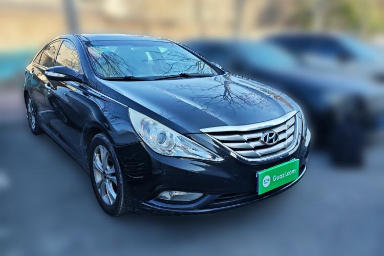 Used Hyundai Sonata 2011 2.0L Automatic Luxury Edition Front Right 45 Deg