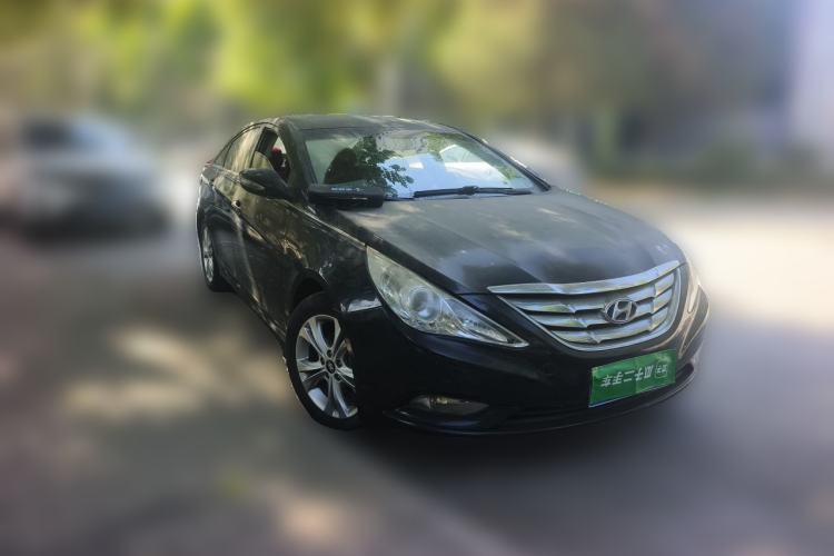 Used Hyundai Sonata 2011 2.0L Automatic Fashion Edition Front Right 45 Deg