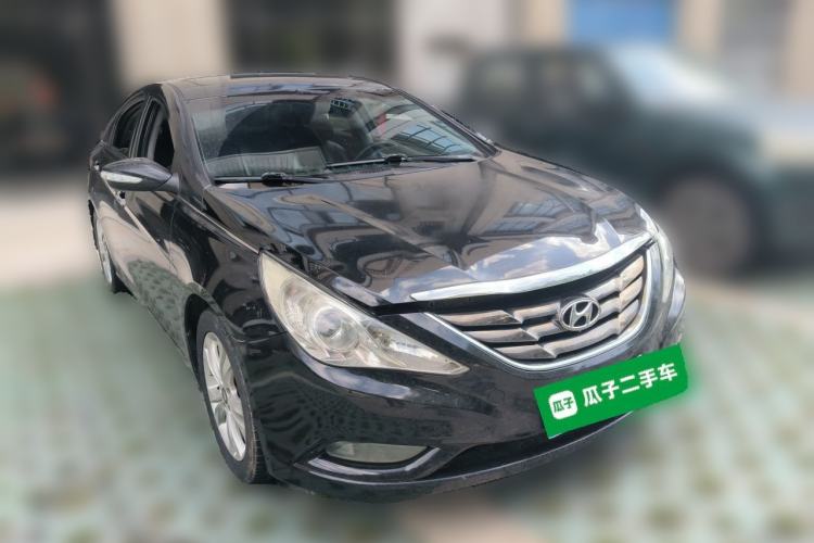 Used Hyundai Sonata 2011 2.0L Automatic Luxury Edition Front Right 45 Deg