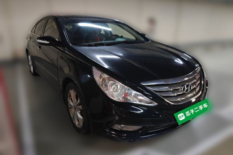 Used Hyundai Sonata 2011 2.0L Automatic Luxury Edition Front Right 45 Deg