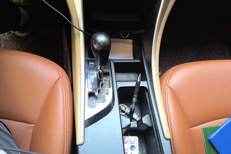 Used Hyundai Sonata 2011 2.0L Automatic Fashion Edition Gear Lever