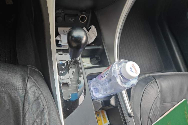 Used Hyundai Sonata 2011 2.0L Automatic Fashion Edition Gear Lever