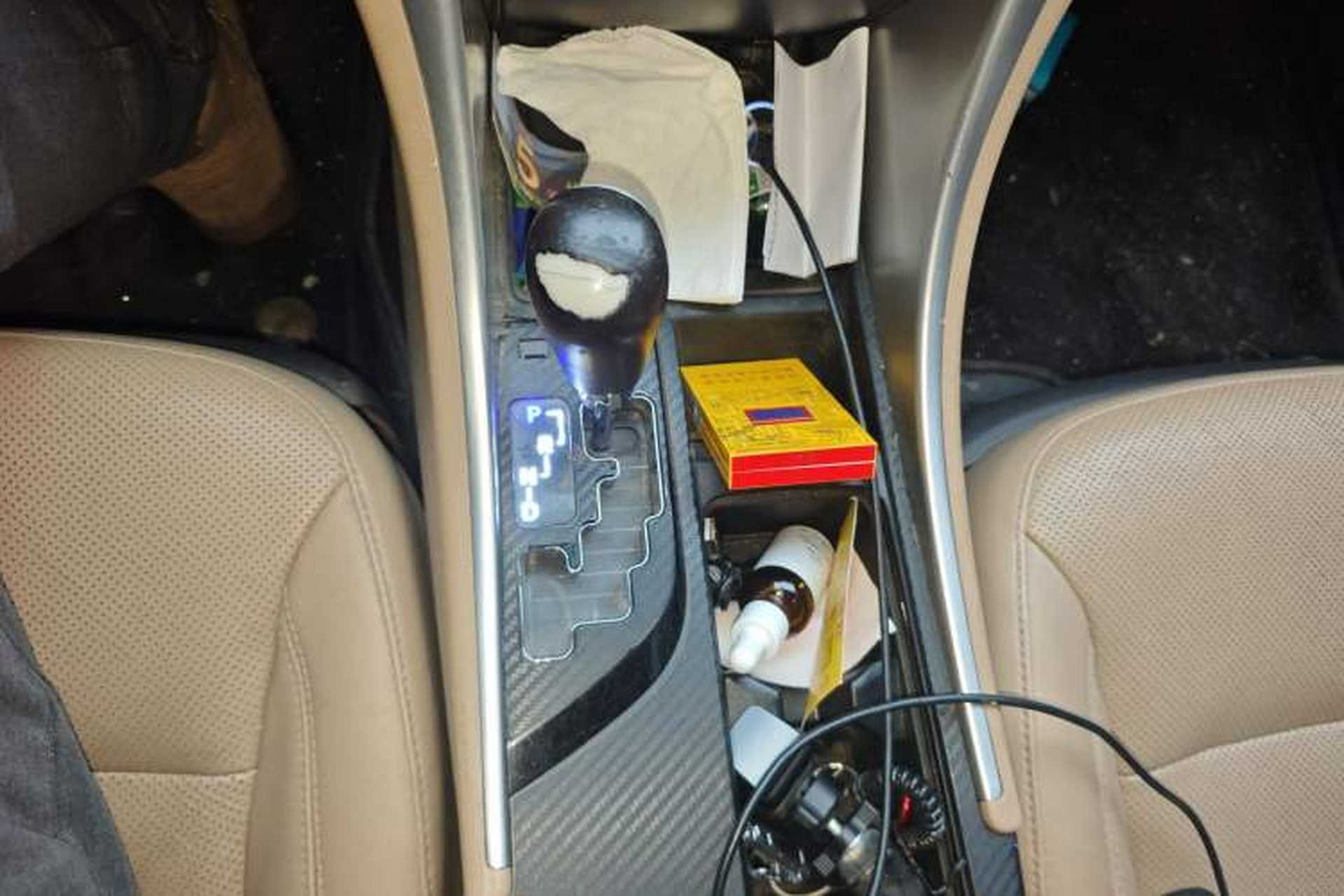 Used Hyundai Sonata 2011 2.0L Automatic Supreme Edition Gear Lever