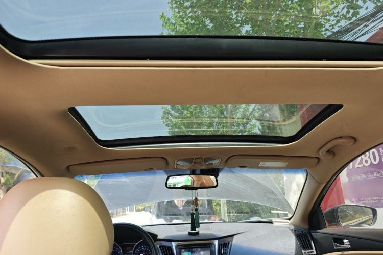Used Hyundai Sonata 2011 2.4L Automatic Top-Tier Version Headliner