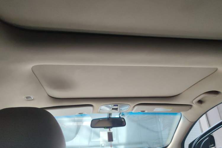 Used Hyundai Sonata 2011 2.4L Automatic Top-Tier Version Headliner