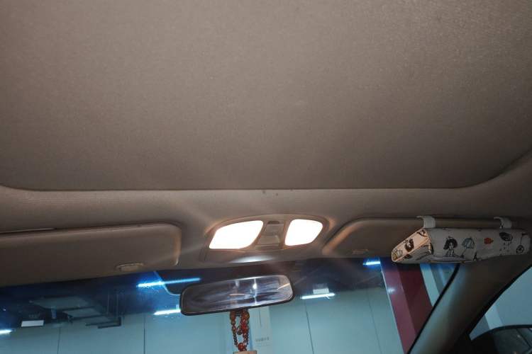 Used Hyundai Sonata 2011 2.0L Automatic Luxury Edition Headliner