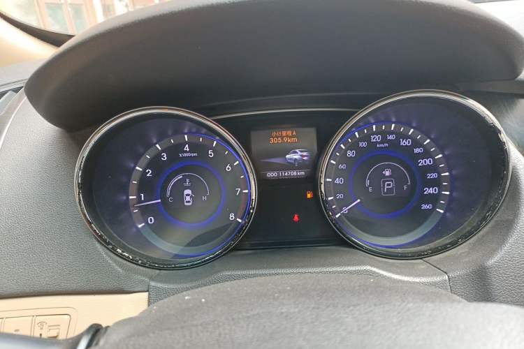 Used Hyundai Sonata 2011 2.0L Automatic Luxury Edition Instrument Cluster