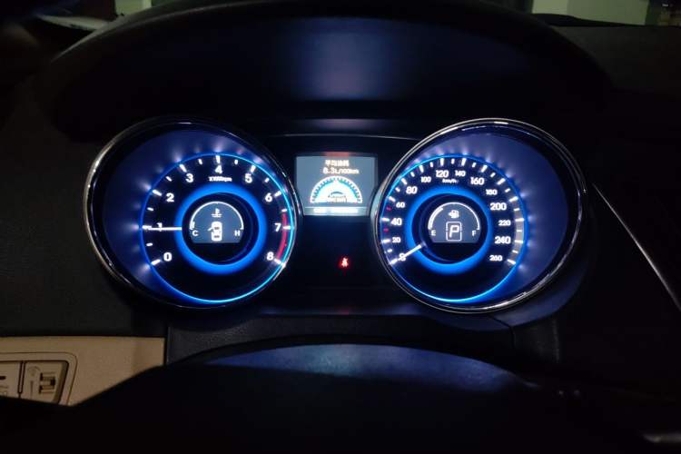 Used Hyundai Sonata 2011 2.0L Automatic Luxury Edition Instrument Cluster