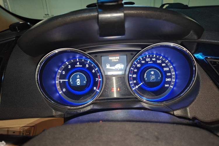 Used Hyundai Sonata 2011 2.0L Automatic Luxury Edition Instrument Cluster