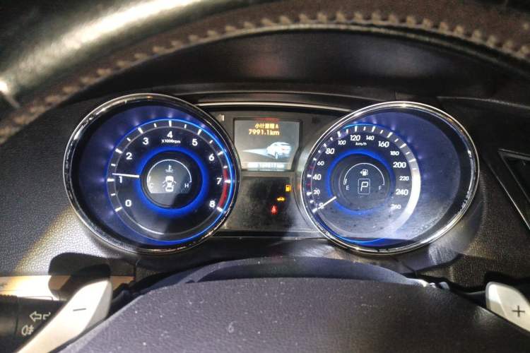 Used Hyundai Sonata 2011 2.0L Automatic Luxury Edition Instrument Cluster