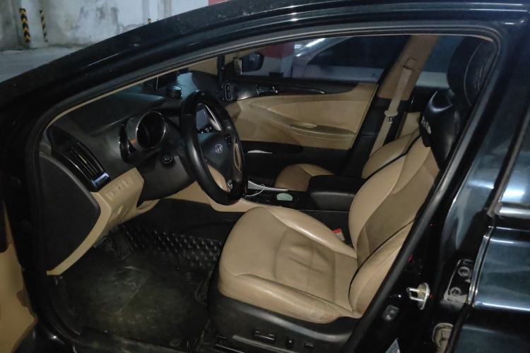 Used Hyundai Sonata 2011 2.0L Automatic Luxury Edition Left Front Seat