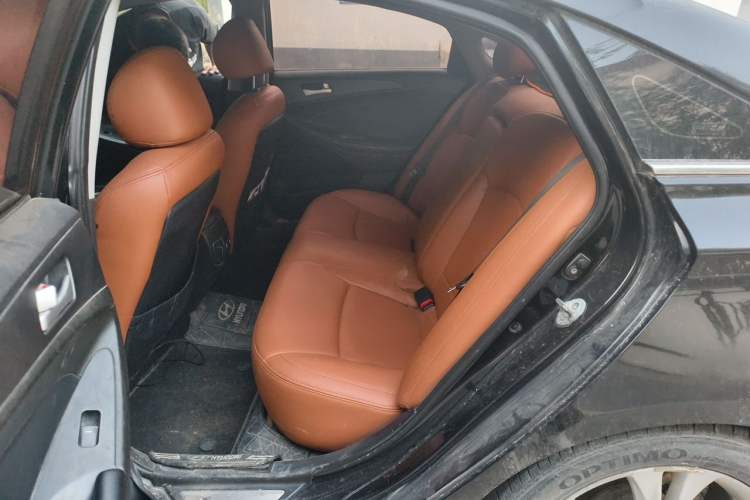 Used Hyundai Sonata 2011 2.0L Automatic Fashion Edition Left Rear Seat