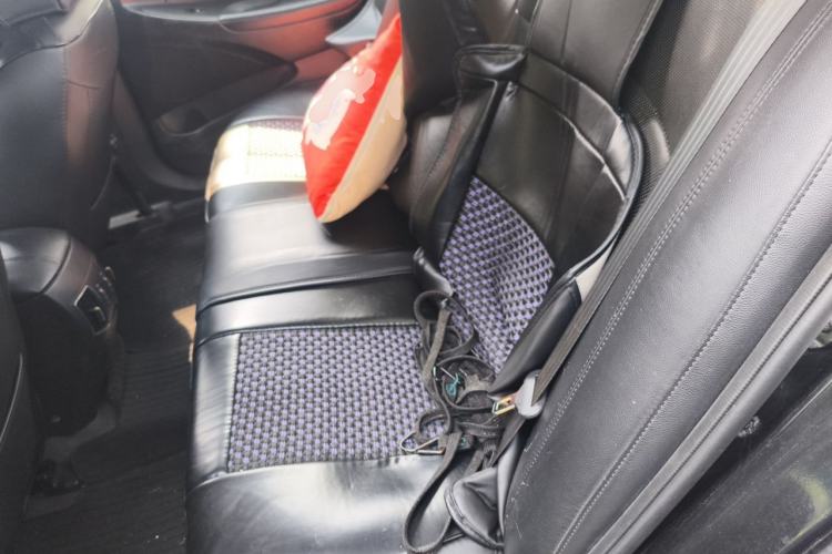 Used Hyundai Sonata 2011 2.0L Automatic Luxury Edition Left Rear Seat