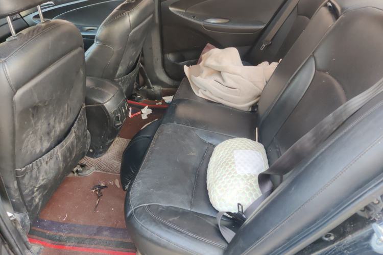 Used Hyundai Sonata 2011 2.0L Automatic Luxury Edition Left Rear Seat