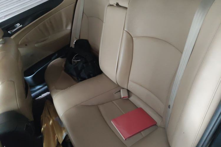 Used Hyundai Sonata 2011 2.4L Automatic Top-Tier Version Left Rear Seat
