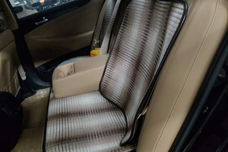Used Hyundai Sonata 2011 2.0L Automatic Luxury Edition Left Rear Seat