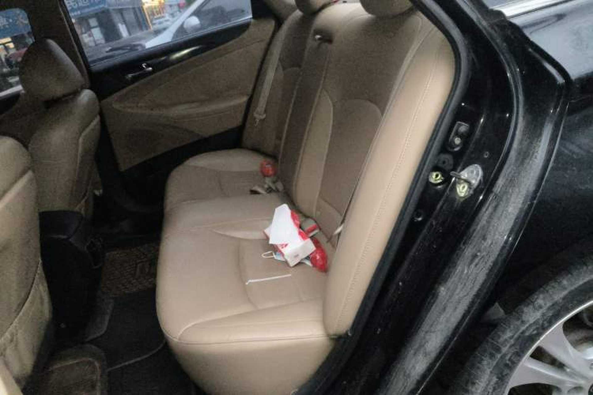 Used Hyundai Sonata 2011 2.0L Automatic Luxury Edition Left Rear Seat