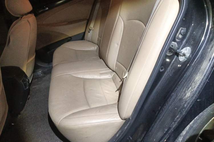 Used Hyundai Sonata 2011 2.0L Automatic Luxury Edition Left Rear Seat