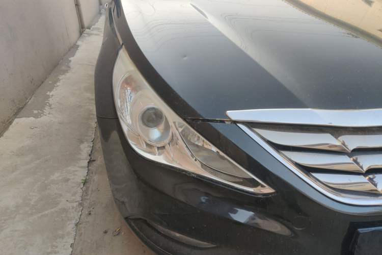 Used Hyundai Sonata 2011 2.0L Automatic Luxury Edition Right Front Headlight