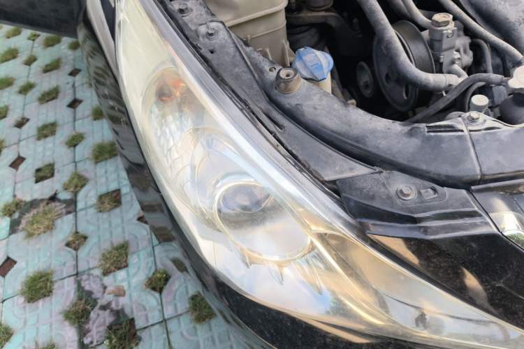 Used Hyundai Sonata 2011 2.0L Automatic Luxury Edition Right Front Headlight