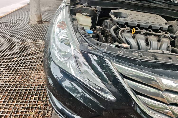Used Hyundai Sonata 2011 2.0L Automatic Prestige Edition Right Front Headlight