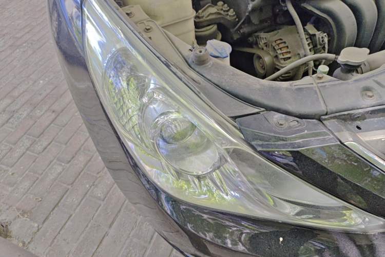 Used Hyundai Sonata 2011 2.0L Automatic Fashion Edition Right Front Headlight