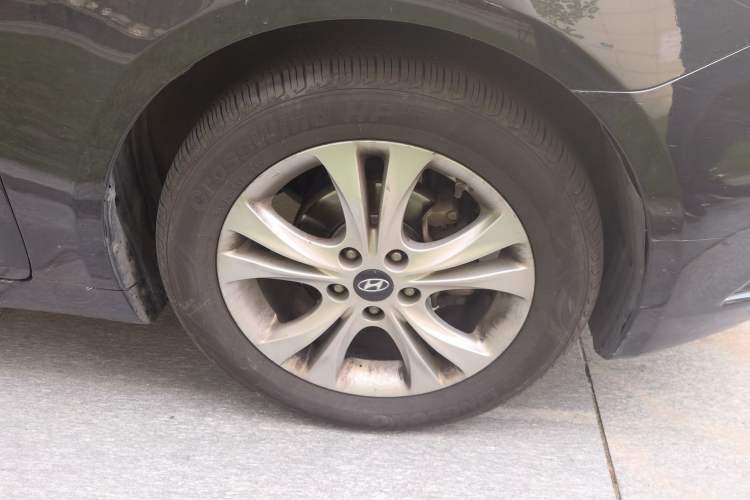 Used Hyundai Sonata 2011 2.0L Automatic Fashion Edition Right Front Wheel Hub