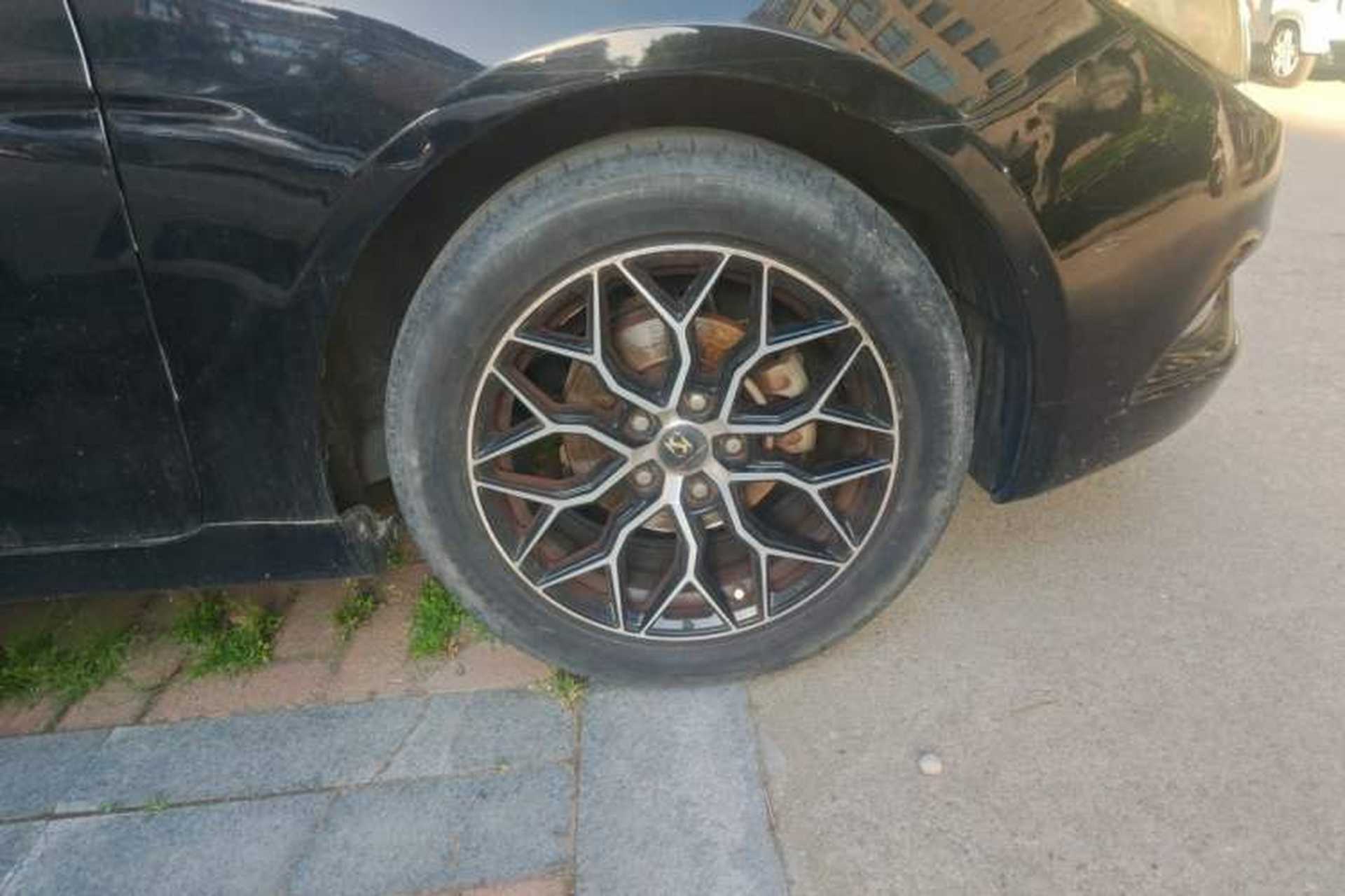 Used Hyundai Sonata 2011 2.0L Automatic Fashion Edition Right Front Wheel Hub