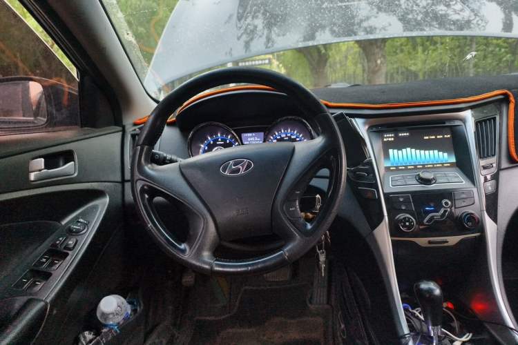 Used Hyundai Sonata 2011 2.0L Automatic Fashion Edition Steering Wheel