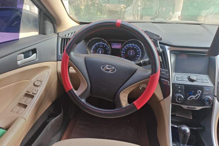 Used Hyundai Sonata 2011 2.0L Automatic Fashion Edition Steering Wheel