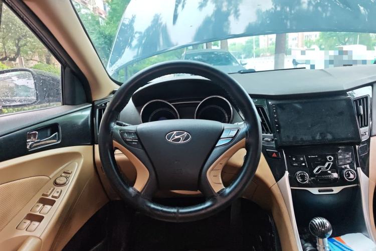 Used Hyundai Sonata 2011 2.0L Automatic Prestige Edition Steering Wheel