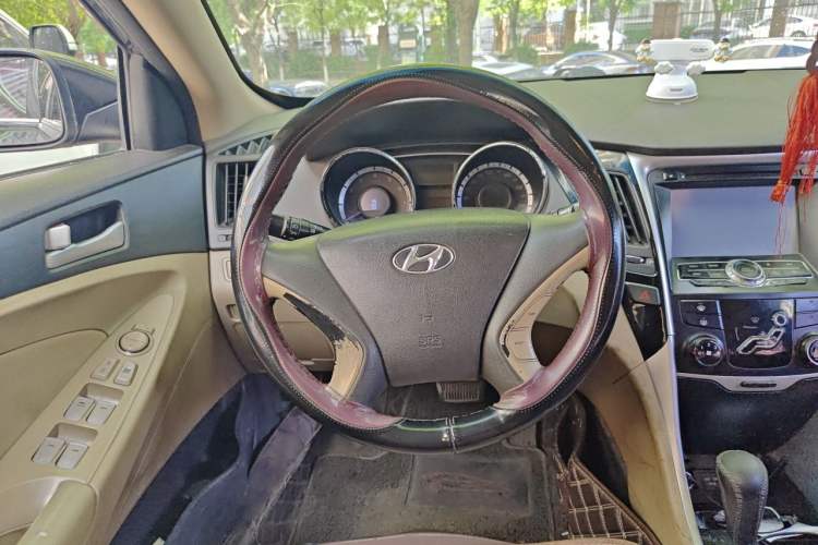 Used Hyundai Sonata 2011 2.0L Automatic Fashion Edition Steering Wheel