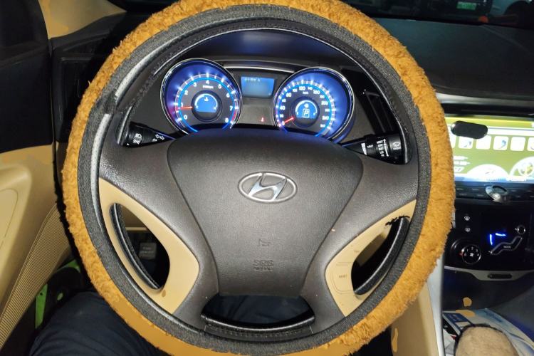 Used Hyundai Sonata 2011 2.0L Automatic Fashion Edition Steering Wheel