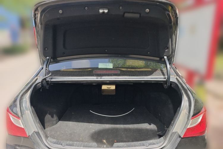 Used Hyundai Sonata 2011 2.4L Automatic Top-Tier Version Trunk