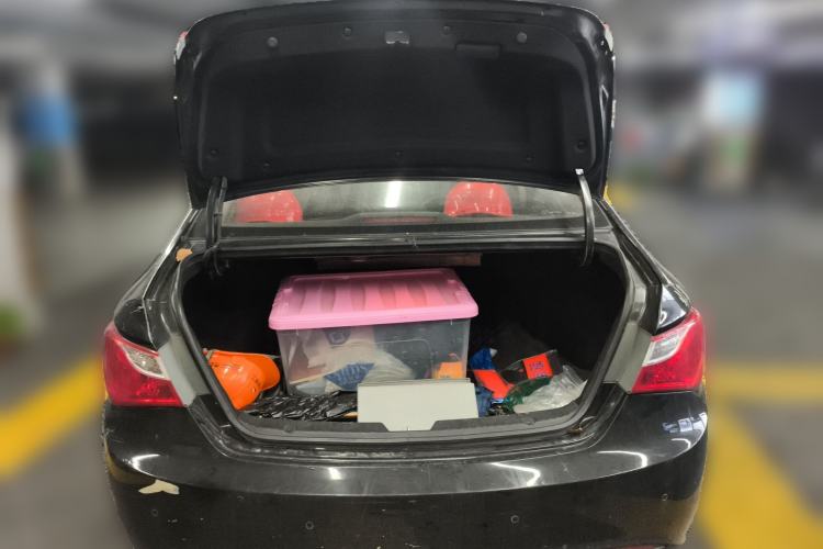 Used Hyundai Sonata 2011 2.0L Automatic Prestige Edition Trunk