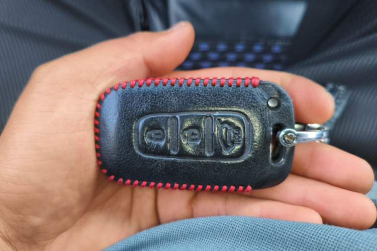 Used Hyundai Sonata 2011 2.0L Automatic Luxury Edition Vehicle Key