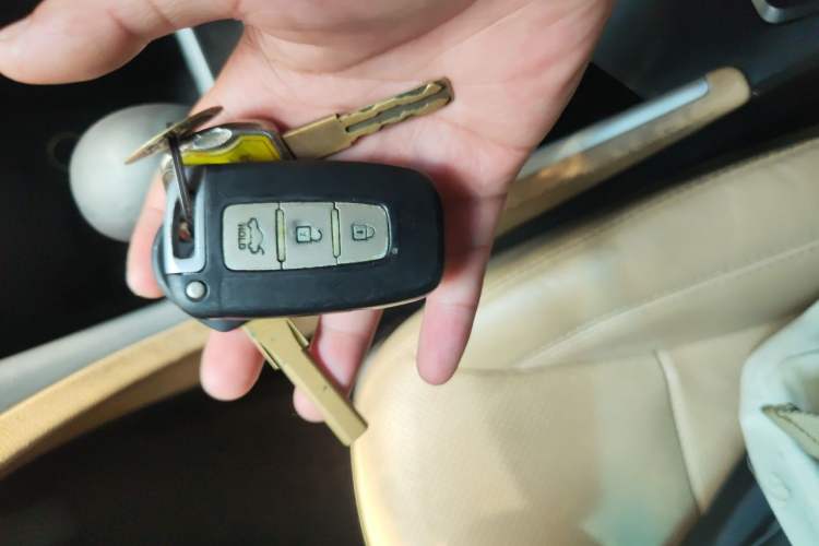 Used Hyundai Sonata 2011 2.4L Automatic Top-Tier Version Vehicle Key