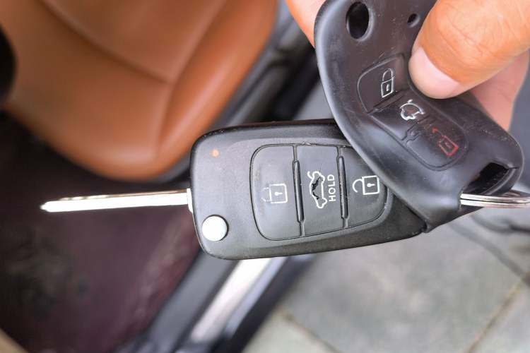Used Hyundai Sonata 2011 2.0L Automatic Fashion Edition Vehicle Key