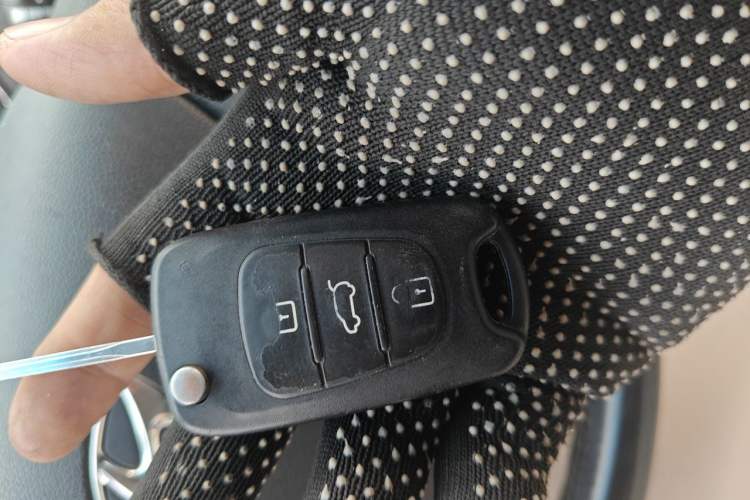 Used Hyundai Sonata 2011 2.0L Automatic Fashion Edition Vehicle Key