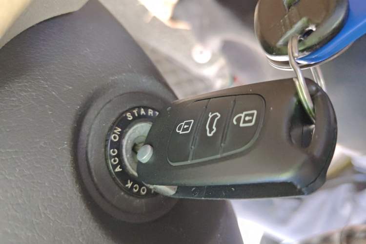 Used Hyundai Sonata 2011 2.0L Automatic Fashion Edition Vehicle Key