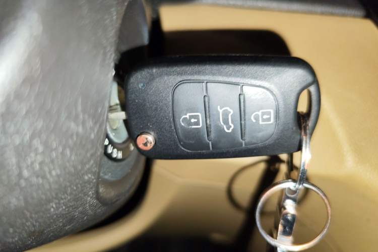 Used Hyundai Sonata 2011 2.0L Automatic Fashion Edition Vehicle Key