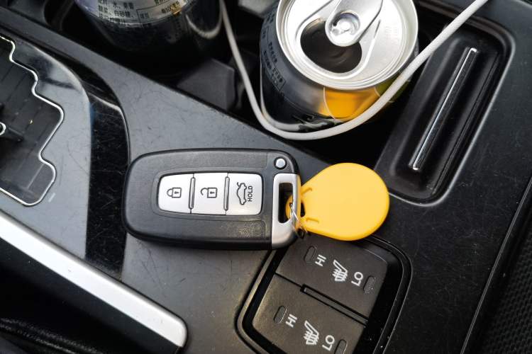 Used Hyundai Sonata 2011 2.0L Automatic Luxury Edition Vehicle Key