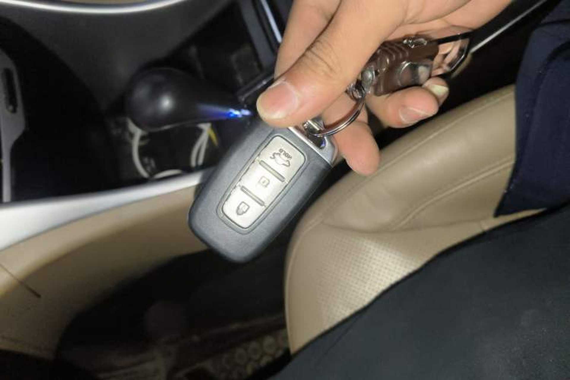 Used Hyundai Sonata 2011 2.0L Automatic Luxury Edition Vehicle Key