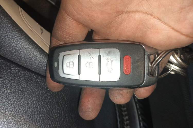 Used Hyundai Sonata 2011 2.0L Automatic Luxury Edition Vehicle Key