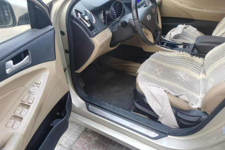 Used Hyundai Sonata 2011 2.0L Automatic Leading Edition Driver Seat