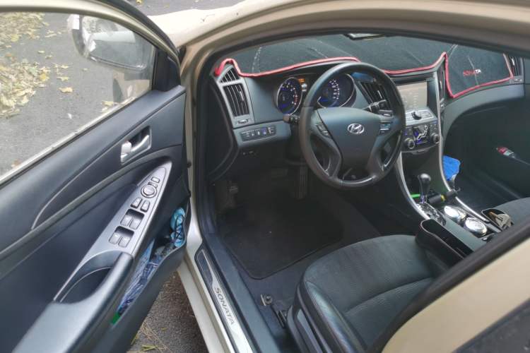 Used Hyundai Sonata 2011 2.0L Automatic Leading Edition Driver Seat