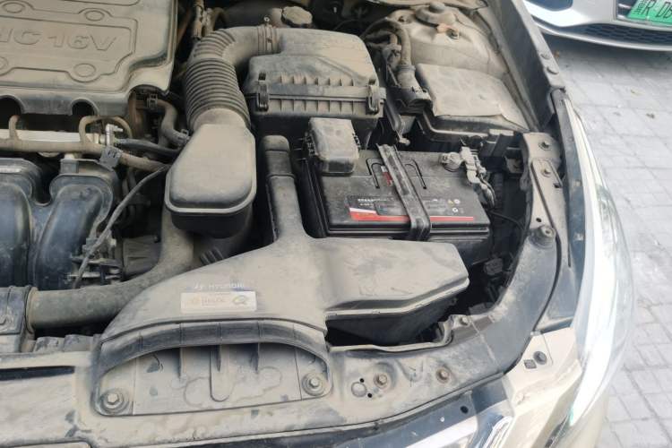 Used Hyundai Sonata 2011 2.0L Automatic Leading Edition Engine Bay Left