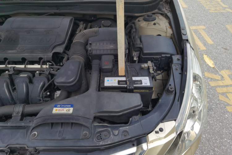 Used Hyundai Sonata 2011 2.4L Automatic Top-Tier Version Engine Bay Left